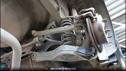 Замена подвижных сайлентблоков в задней цапфе на Hyundai Elantra 1,6  Хендай Элантра 2010 года