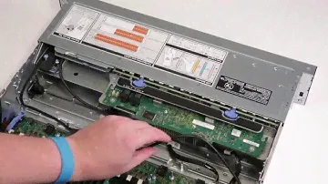 Dell EMC PowerEdge R740 RemoveInstall Hard Drive Backplane