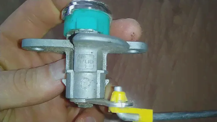 Личинка замка крышки багажника Hyundai Elantra 4 HD IV 81251-2HA00