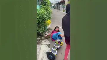 kalo kalian bisa maenin Hoverboard gak?