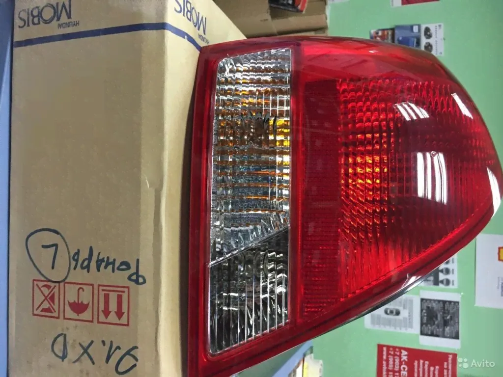 Фонарь правый Хендай Элантра XD (Elantra XD) в Москве-0